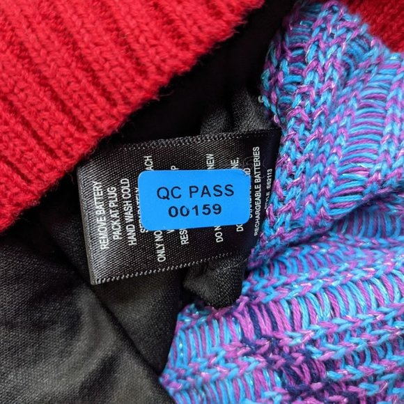 33 Degrees Christas Laser eyes cat knit jumper - Picture 6 of 6